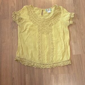 Harvest gold ladies S cotton blouse, embroidery and lace detailing, shortsleeved